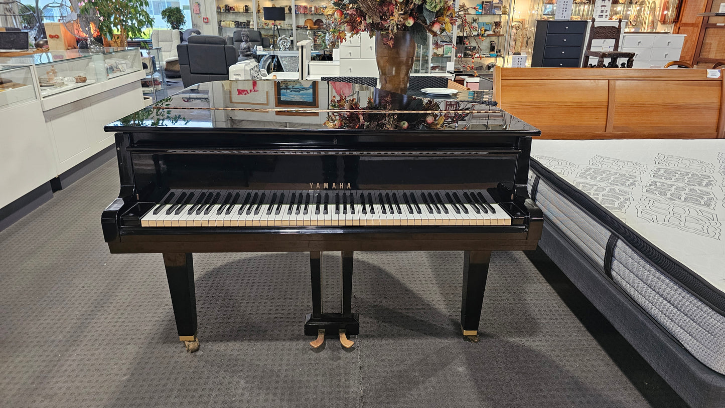 Yamaha G1 Baby Grand Piano