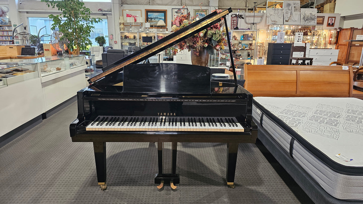 Yamaha G1 Baby Grand Piano