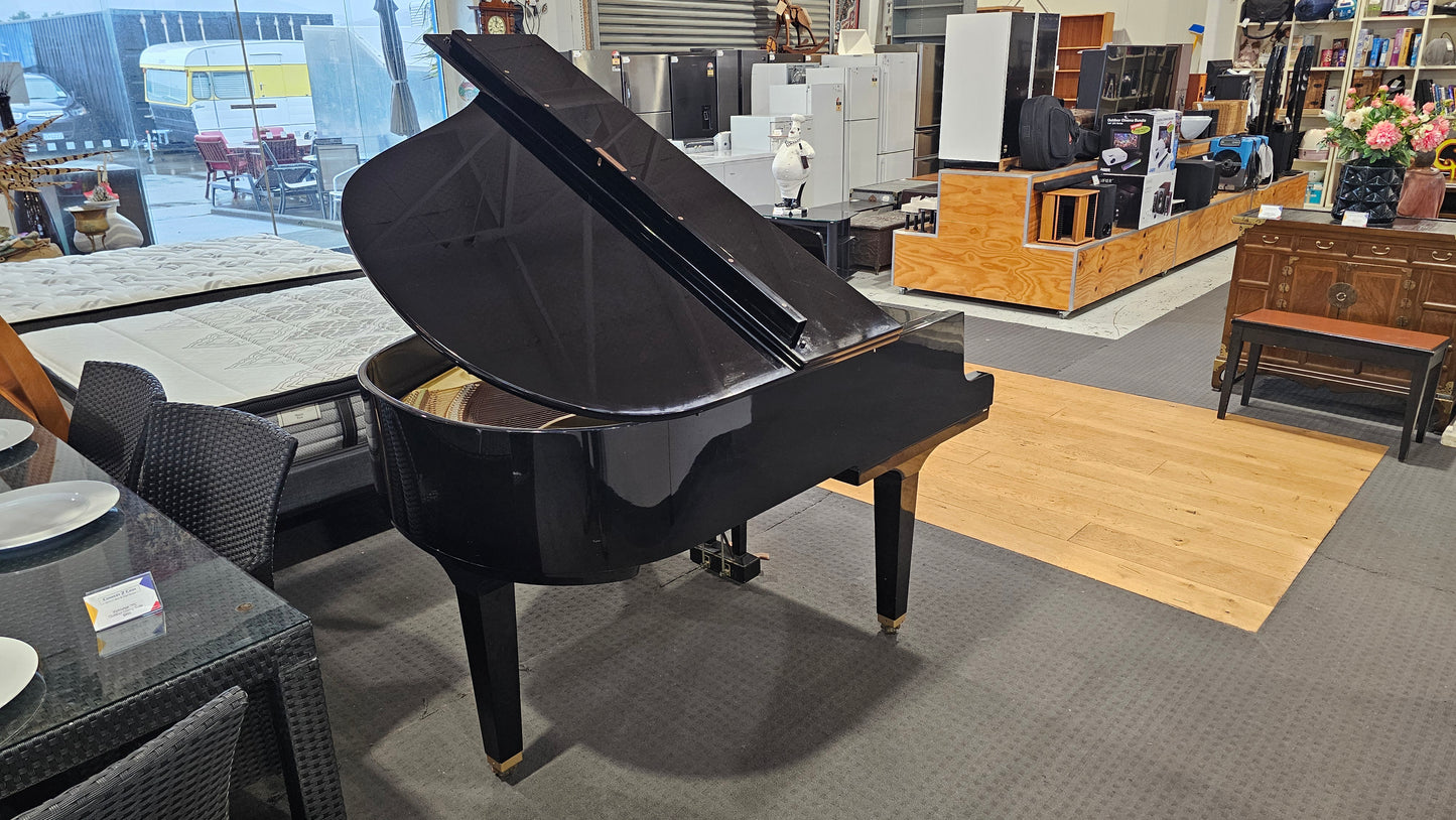 Yamaha G1 Baby Grand Piano