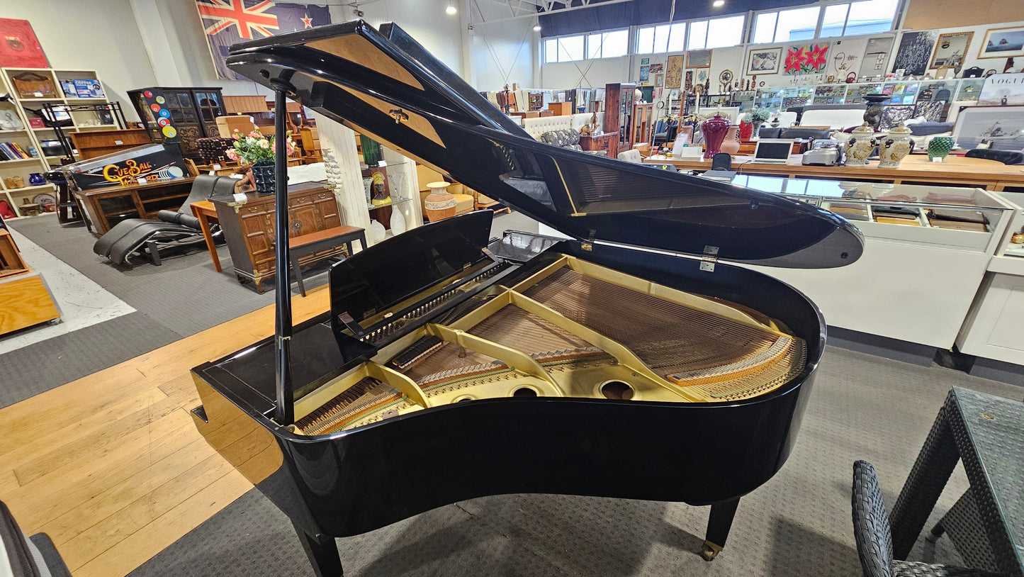 Yamaha G1 Baby Grand Piano
