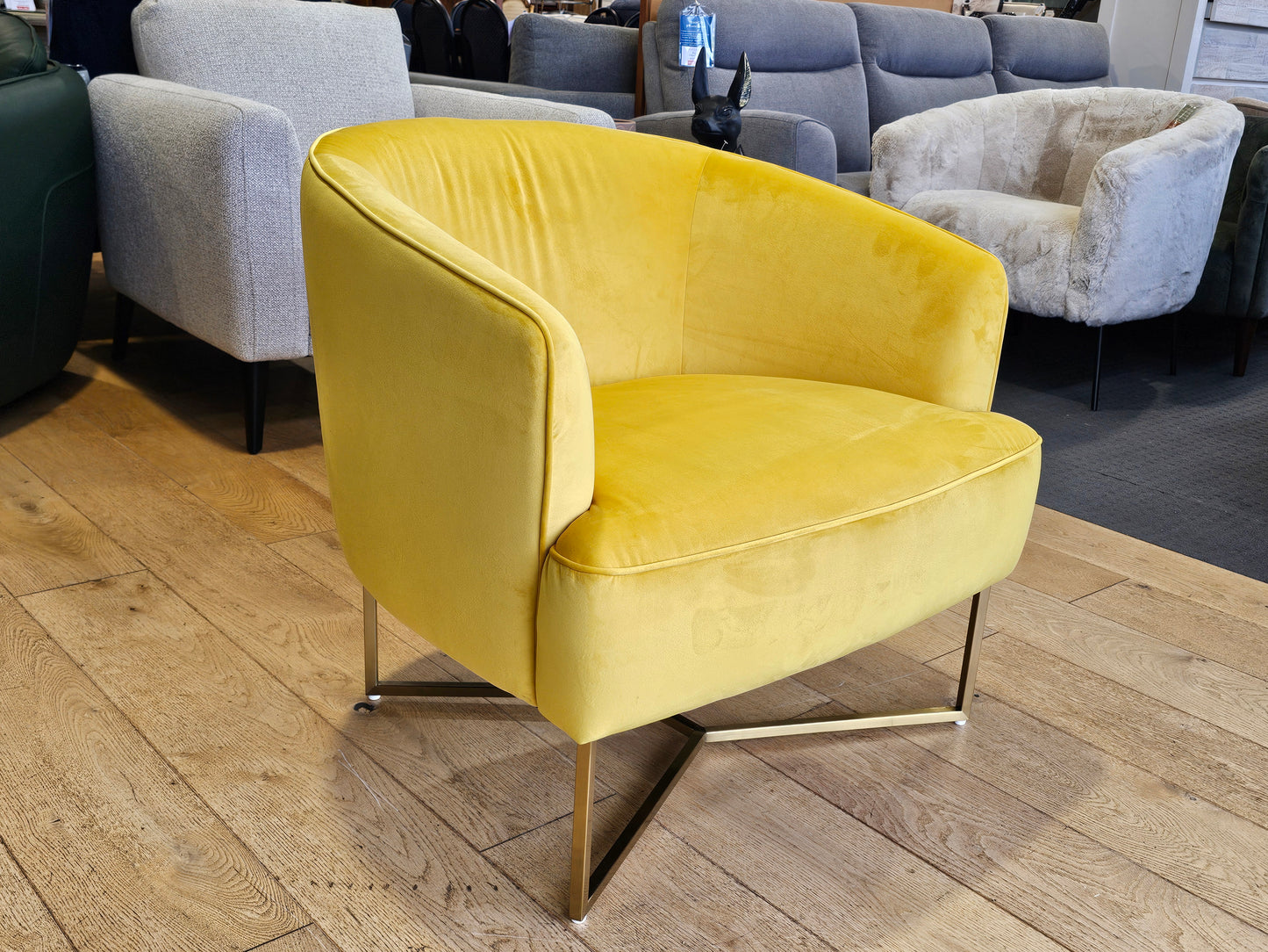 Bruno Armchair – Fabric