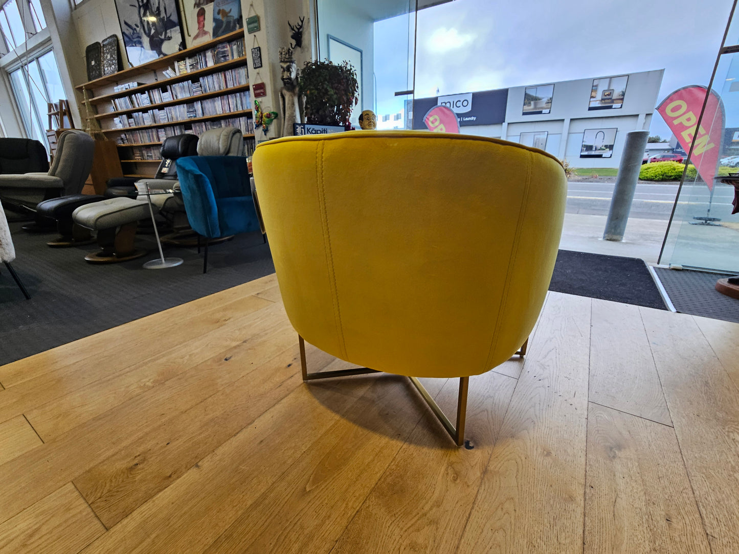 Bruno Armchair – Fabric