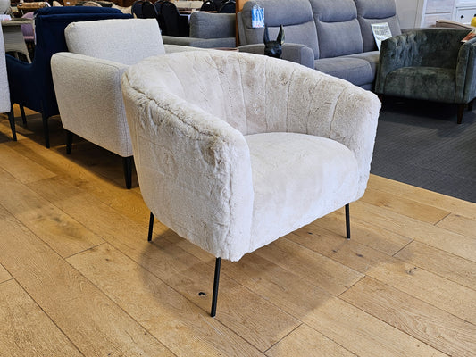 Asti Tub Chair – Plush Fabric