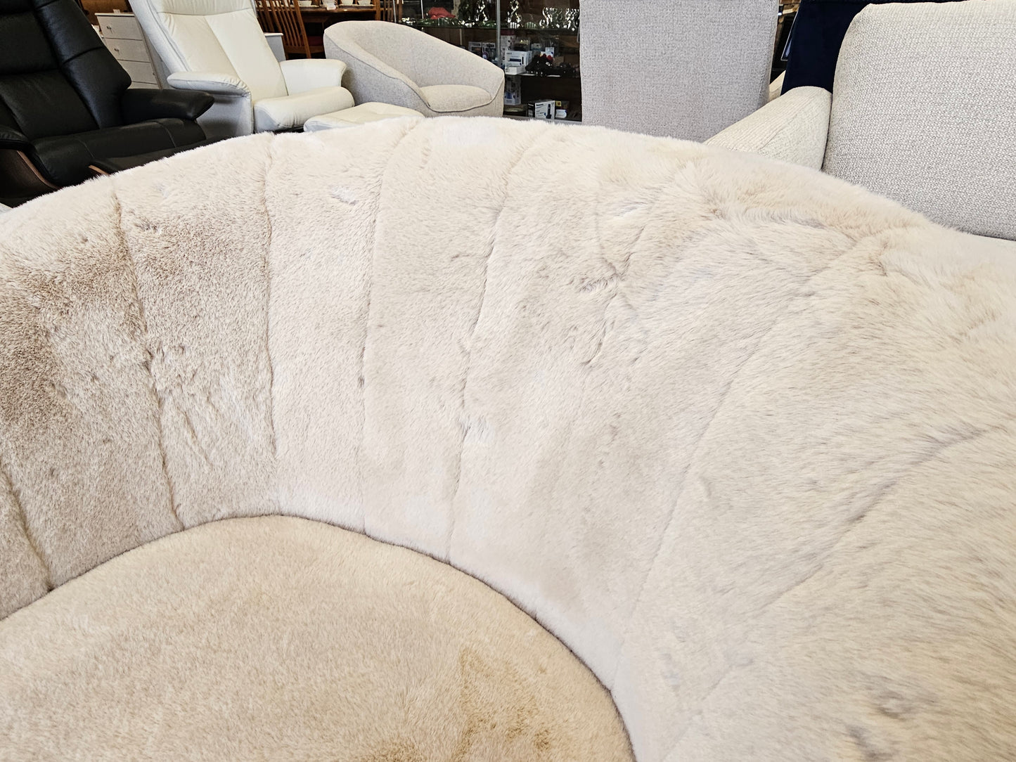 Asti Tub Chair – Plush Fabric