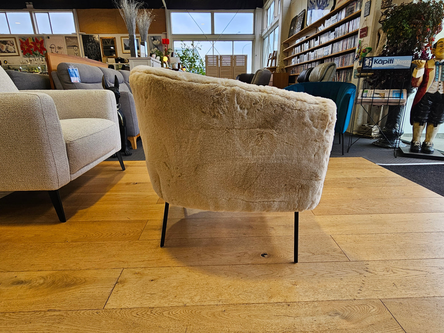 Asti Tub Chair – Plush Fabric
