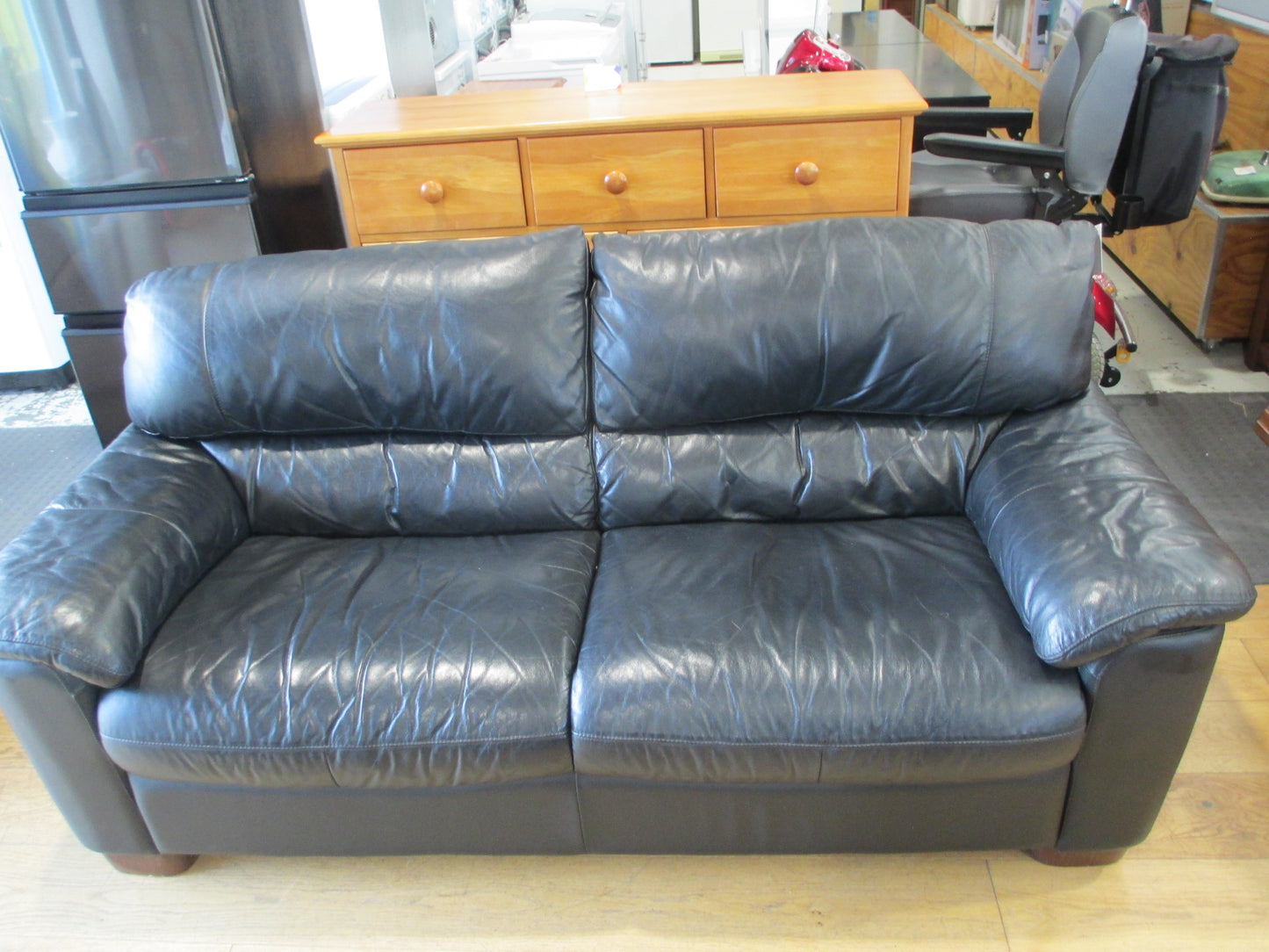 Black Leather 2.5 Seater Sofa